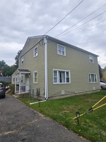 $2,400 | 258 Larkin Court, Stratford, CT 06615