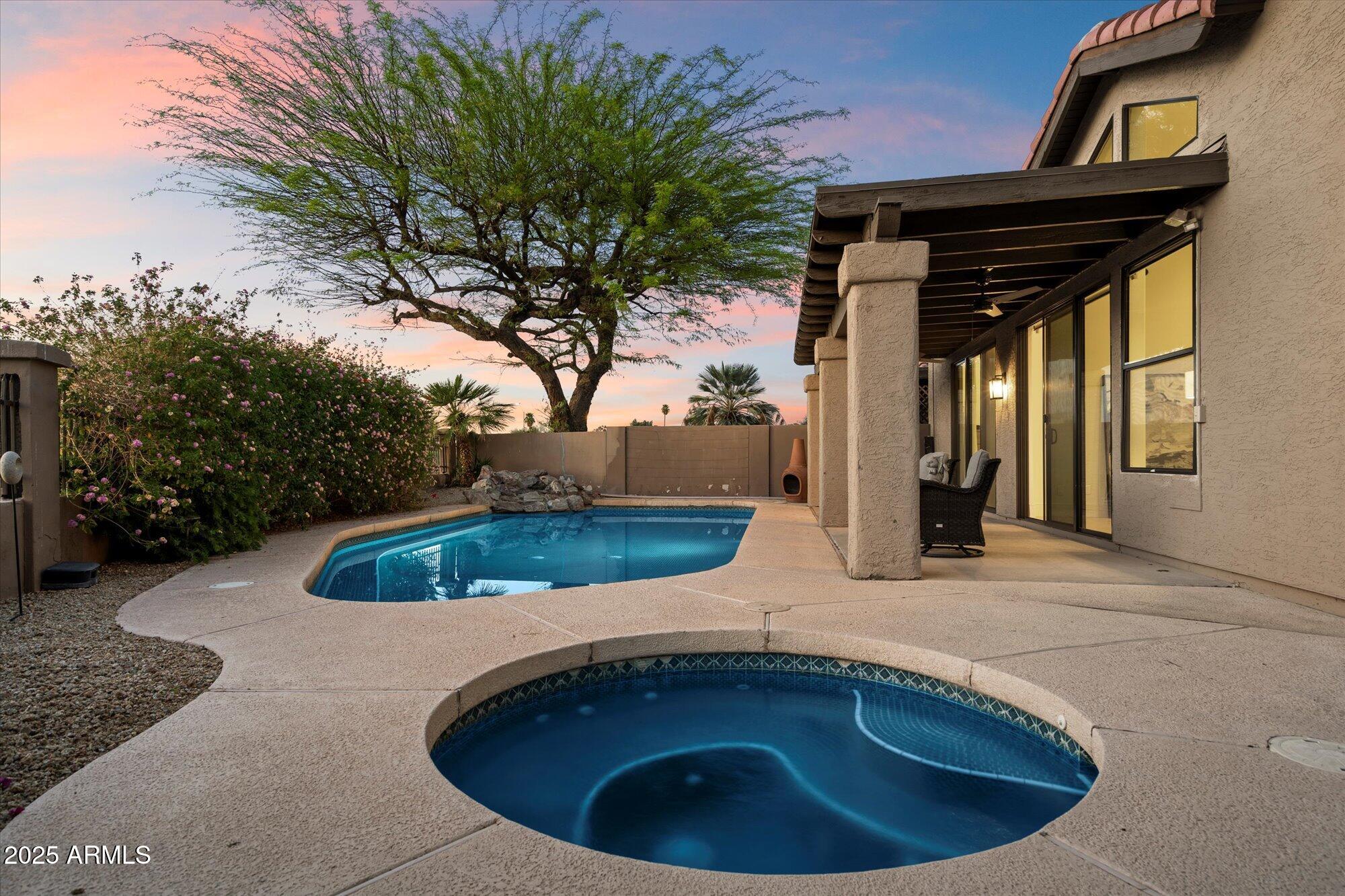 11846 North 40th Place Phoenix, AZ 85028 - Photo 31 of 37 a view of outdoor space and yard