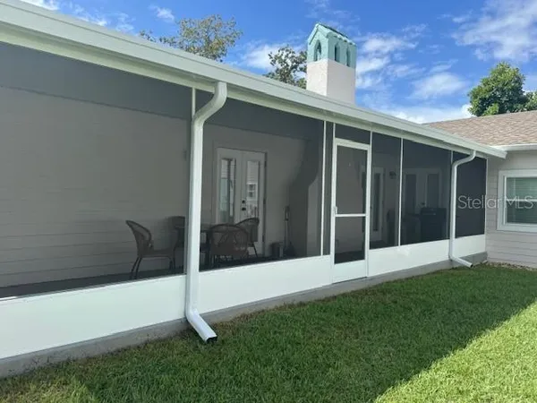 a view of an entrance of the house