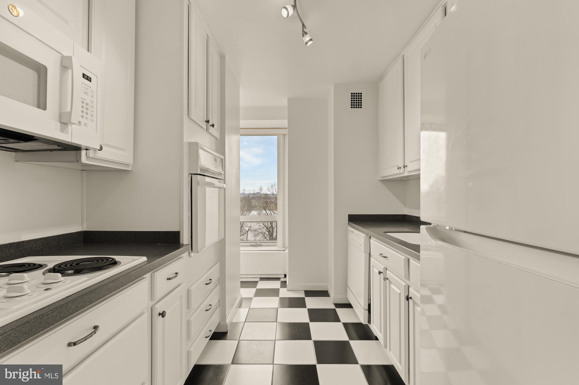 1435 4th Street Southwest, Unit B505 Washington, DC 20024 - Photo 5 of 43