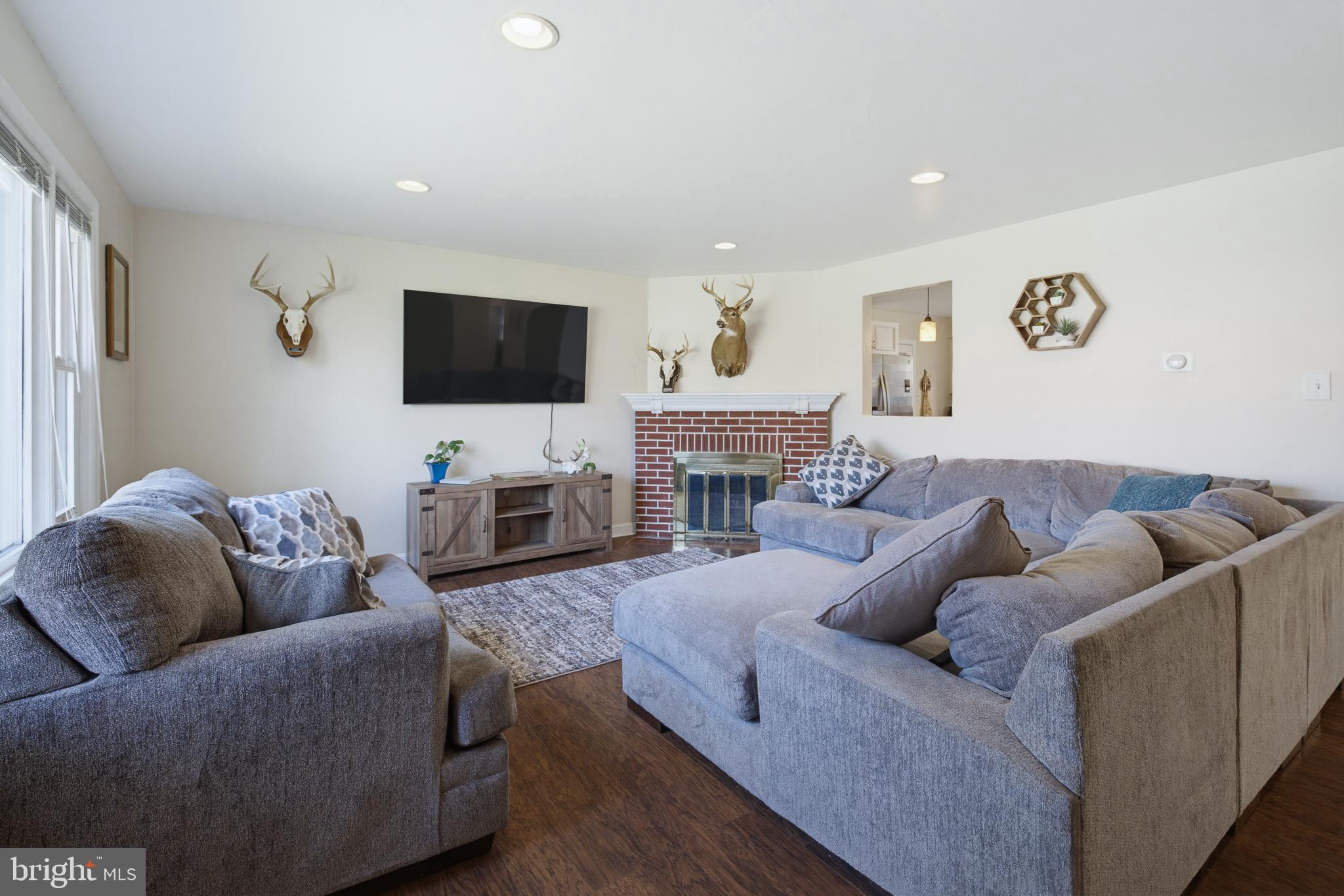 433 East Roseville Road Lancaster, PA 17601 - Photo 7 of 39 Gallery Image 7