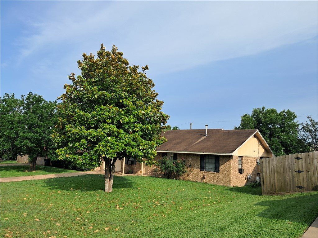 1202 Cheyenne Drive Brenham, TX 77833 - Photo 8 of 9