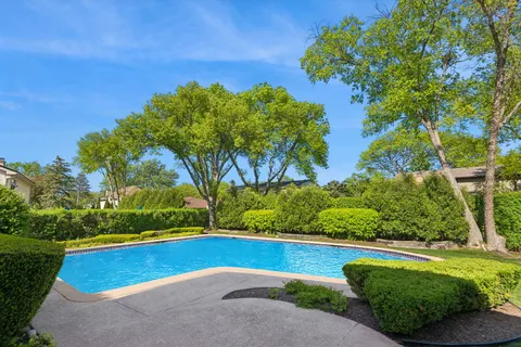 $995,000 | 2445 Vicki Lane, Northbrook, IL 60062