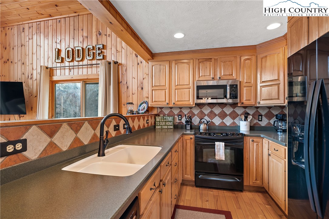 223 Red Bank Road Banner Elk, NC 28604 - Photo 19 of 50 Gallery Image 19