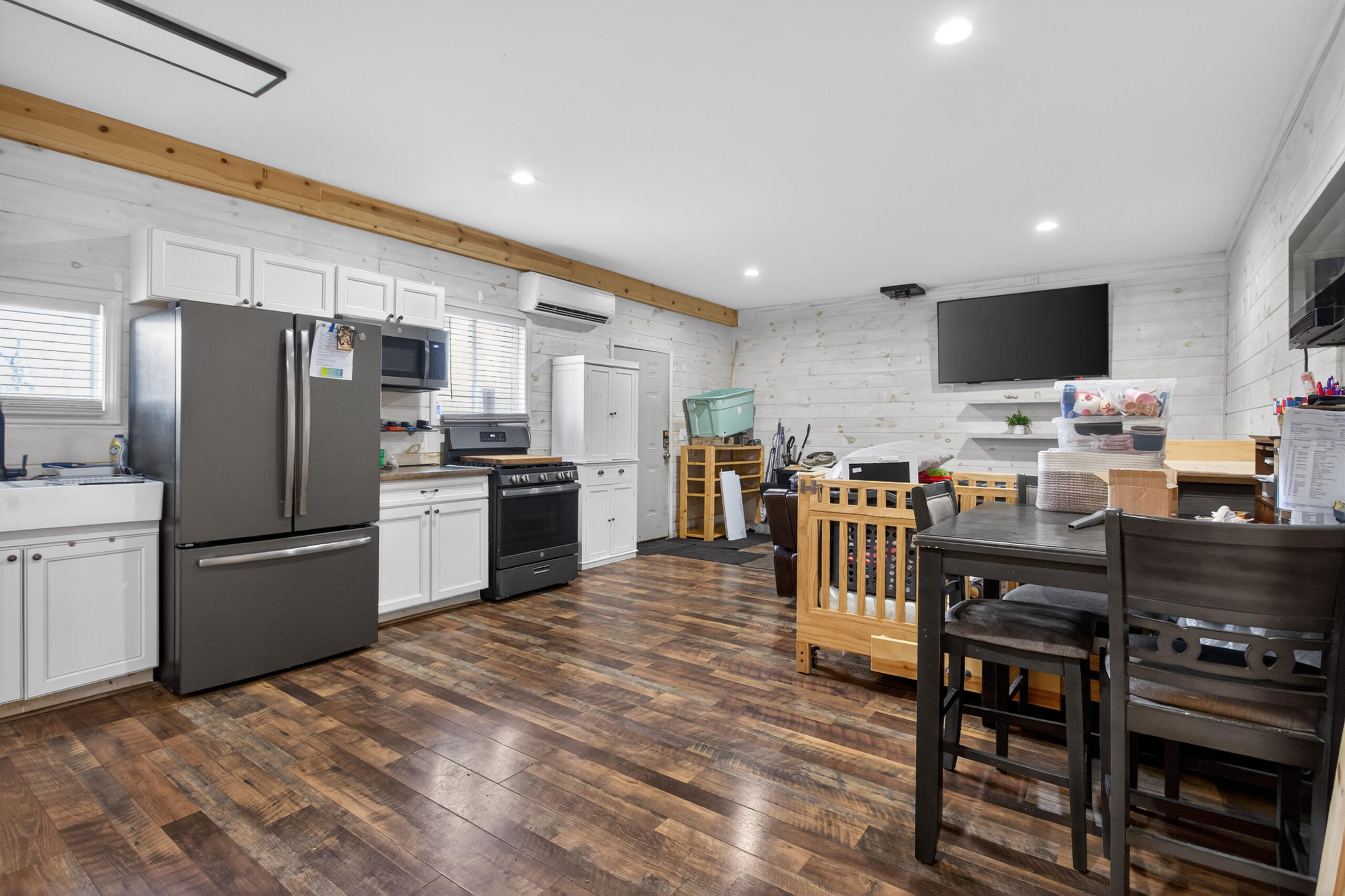 1284 Maplegrove Road Jackson, MI 49201 - Photo 10 of 45 0N0A0644