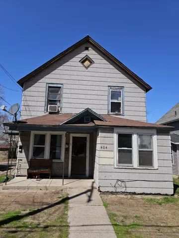 $74,900 | 404 5th Street, Iron Mountain, MI 49801