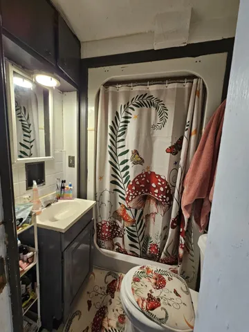 $74,900 | 404 5th Street, Iron Mountain, MI 49801