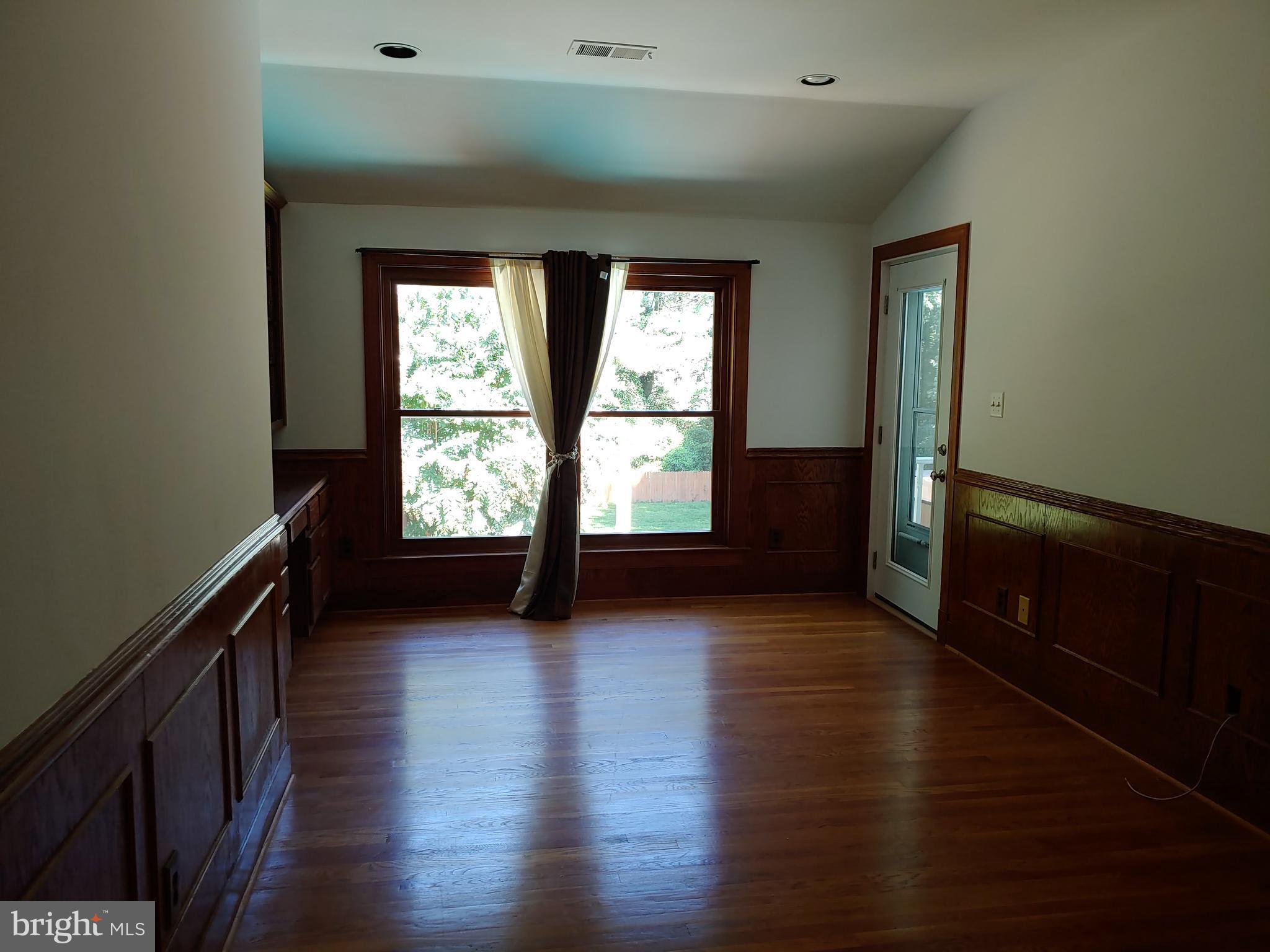 1620 Crowell Road Vienna, VA 22182 - Photo 11 of 25 Gallery Image 11