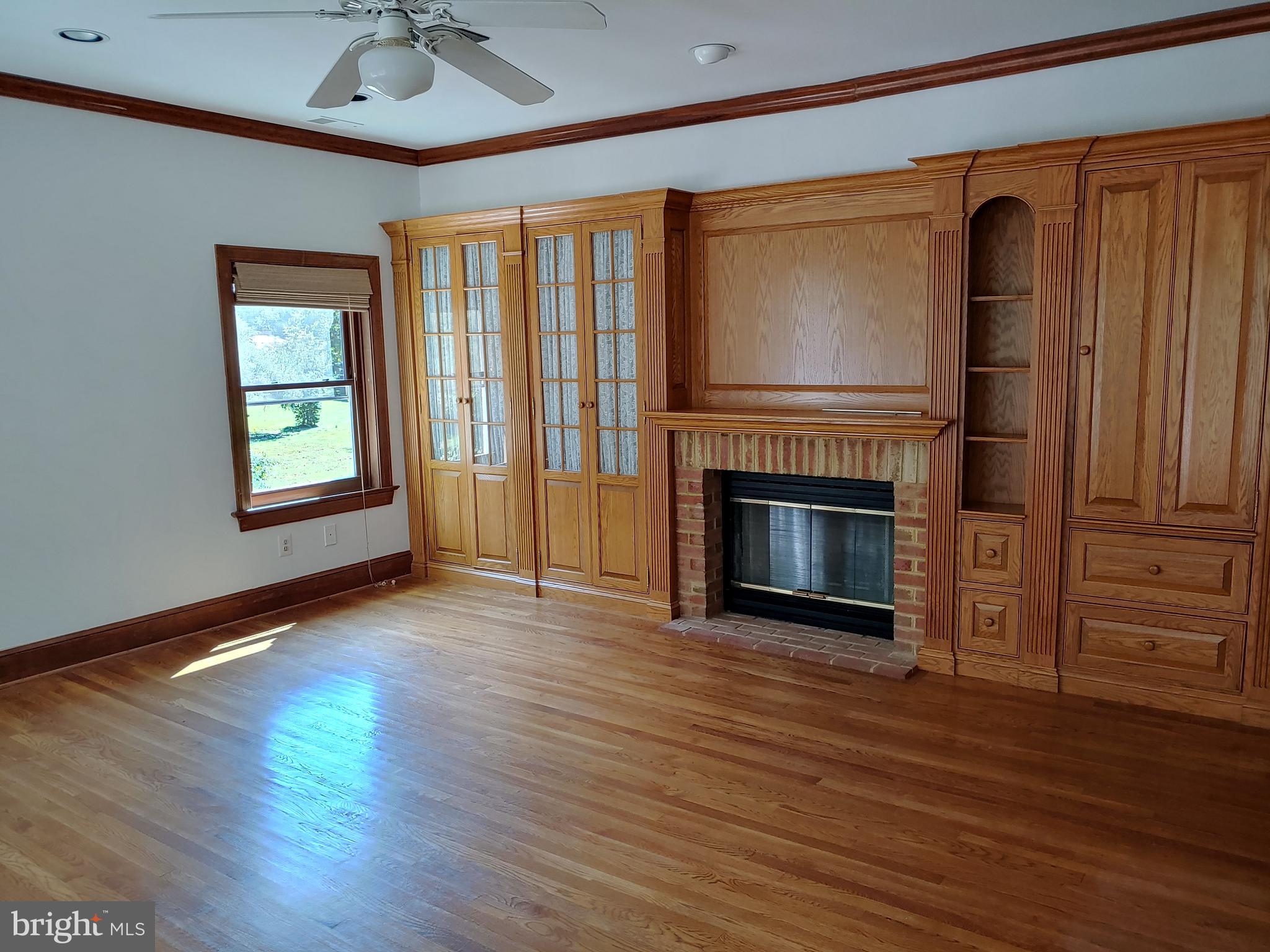 1620 Crowell Road Vienna, VA 22182 - Photo 12 of 25 Gallery Image 12