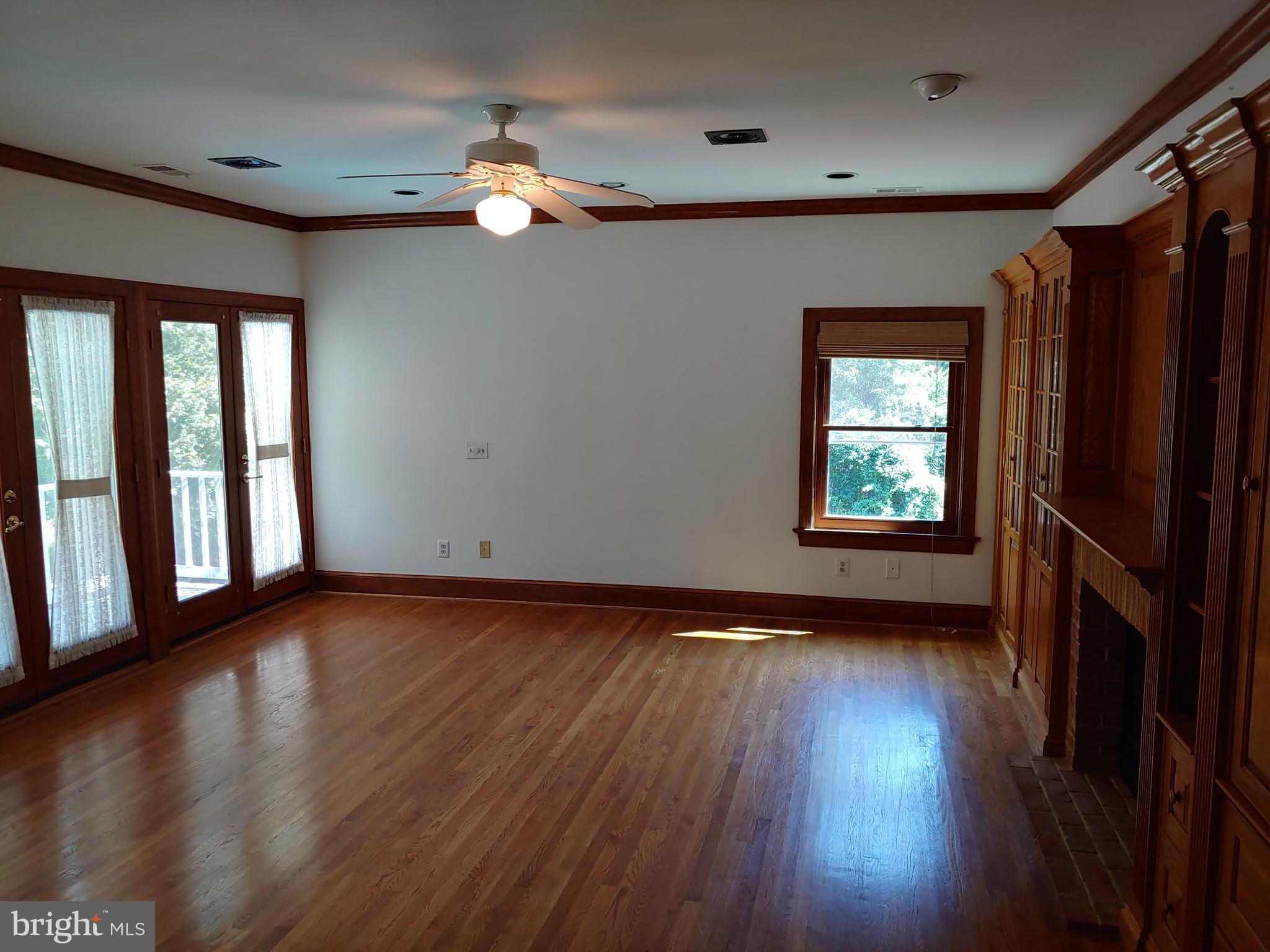 1620 Crowell Road Vienna, VA 22182 - Photo 13 of 25 Gallery Image 13