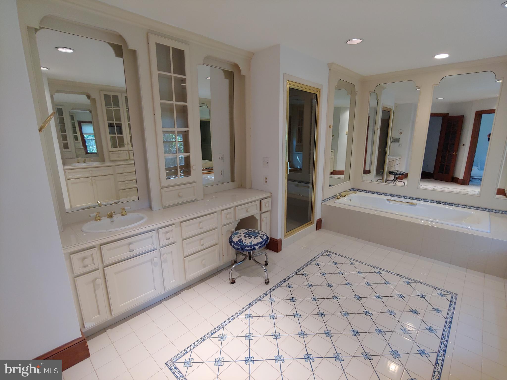 1620 Crowell Road Vienna, VA 22182 - Photo 15 of 25 Gallery Image 15