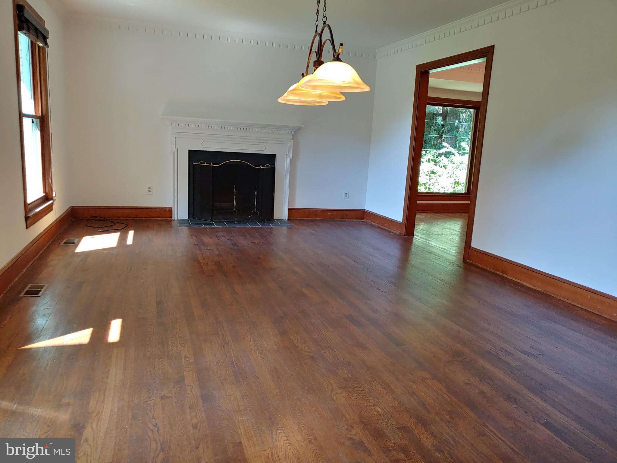 1620 Crowell Road Vienna, VA 22182 - Photo 4 of 25 Gallery Image 4