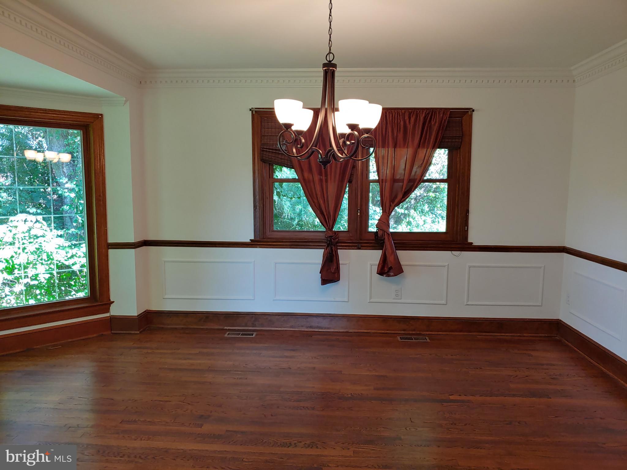 1620 Crowell Road Vienna, VA 22182 - Photo 5 of 25 Gallery Image 5