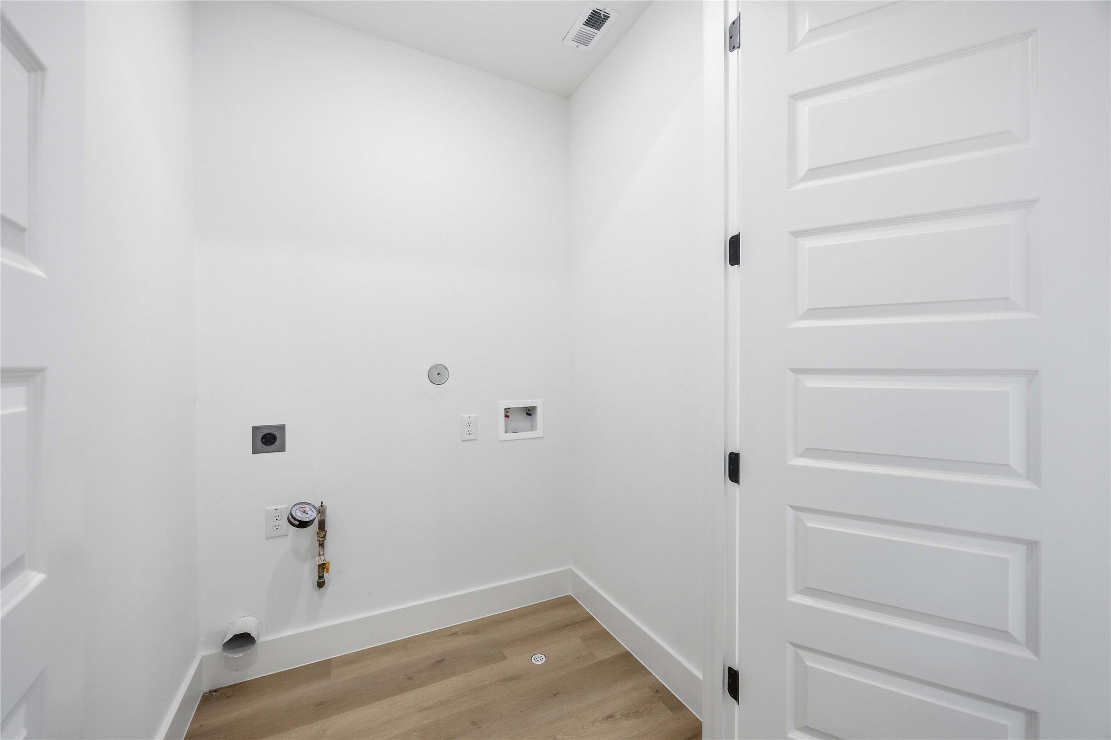 3103 Lelia Street, Unit A Houston, TX 77026 - Photo 17 of 30 a view of small space with racks on the wall