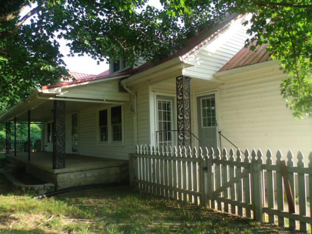 6101 Rock Springs Road Charlotte, TN 37036 - Photo 1 of 5 Gallery Image 1