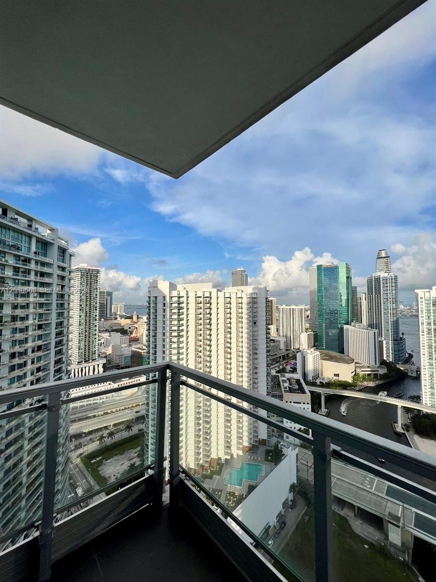 92 Southwest 3rd Street, Unit 4111 Miami, FL 33130 - Photo 30 of 50