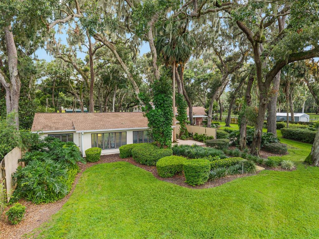10745 Southeast Sunset Harbor Road Summerfield, FL 34491 - Photo 2 of 66