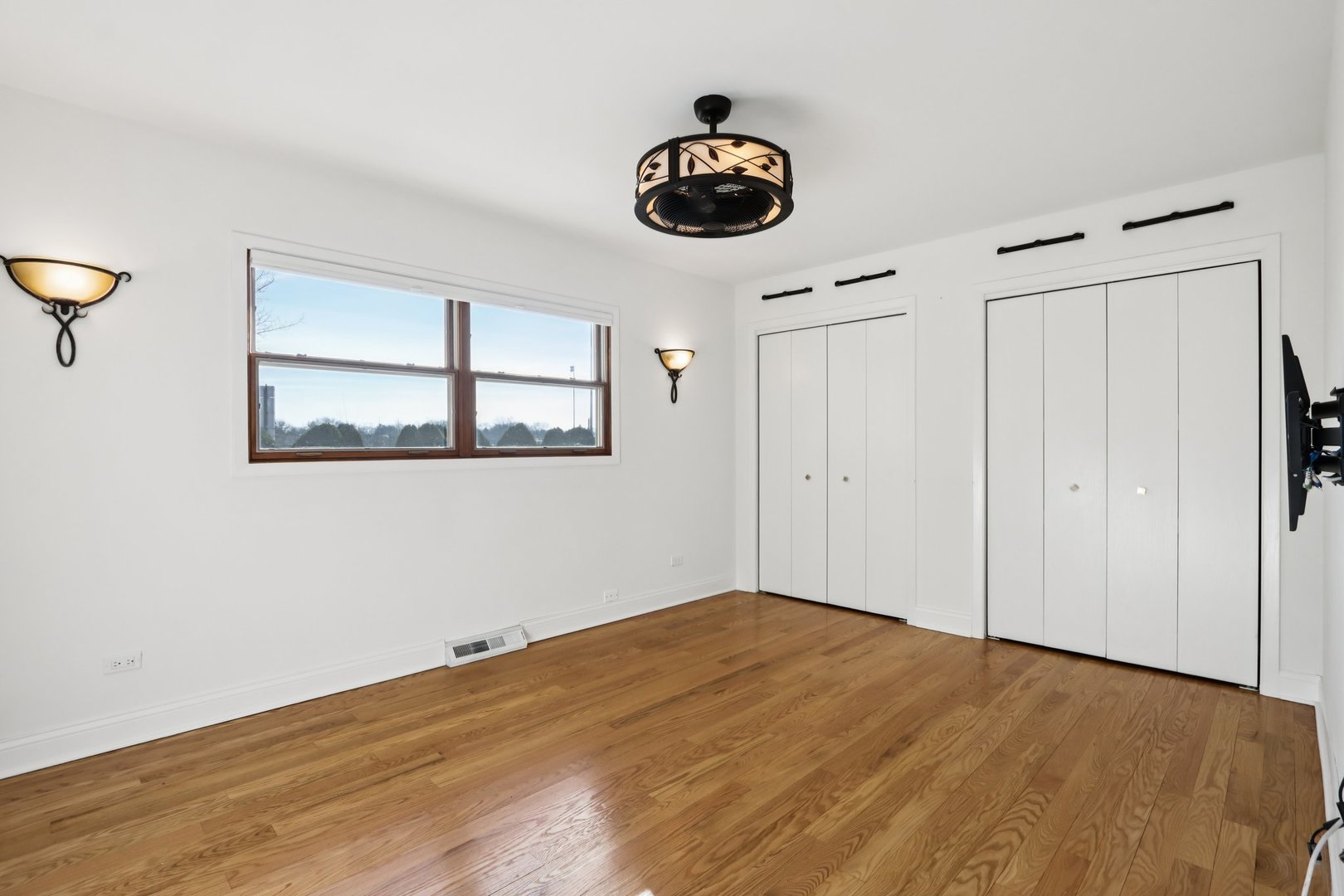 2019 East Avon Lane Arlington Heights, IL 60004 - Photo 24 of 59