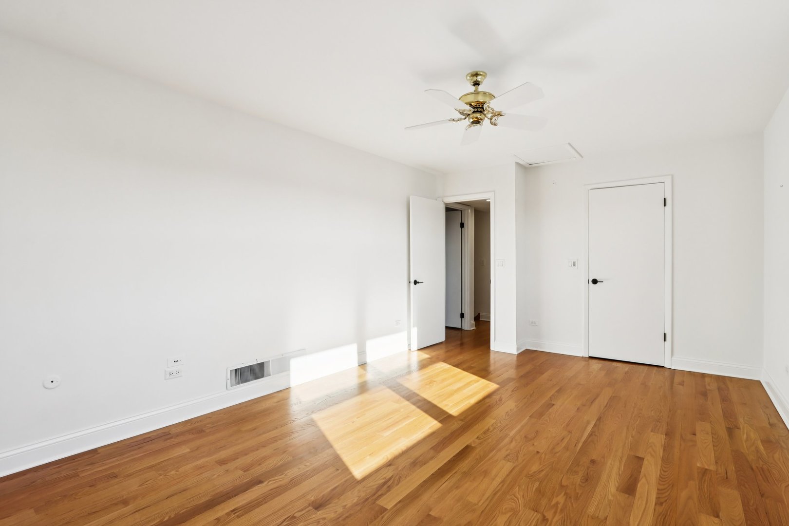 2019 East Avon Lane Arlington Heights, IL 60004 - Photo 38 of 59