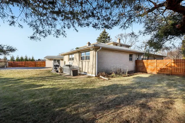 $974,999 | 2019 East Avon Lane, Arlington Heights, IL 60004