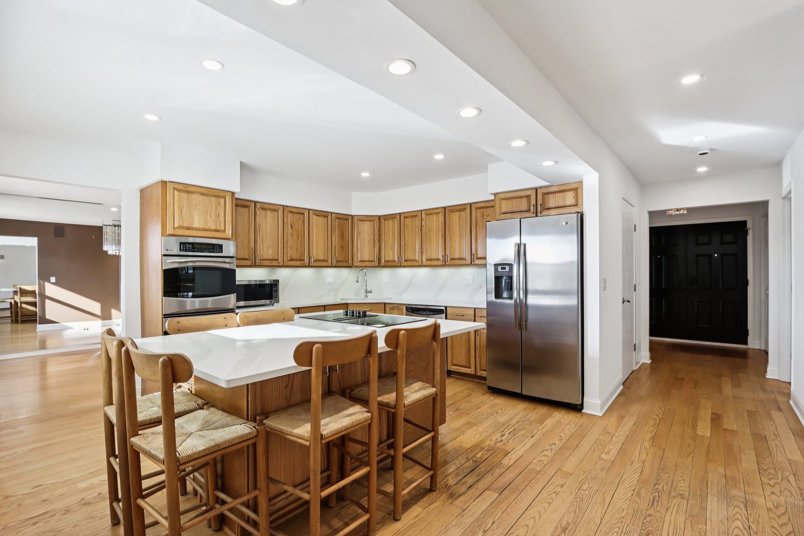 2019 East Avon Lane Arlington Heights, IL 60004 - Photo 9 of 59