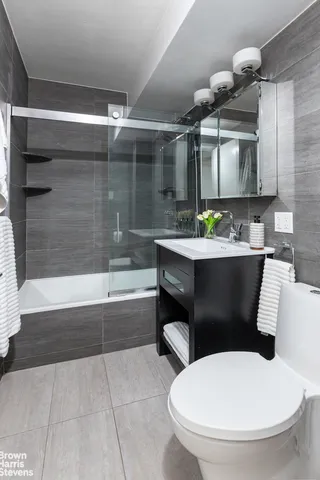 $895,000 | 363 East 76th Street, Unit 14A | Lenox Hill