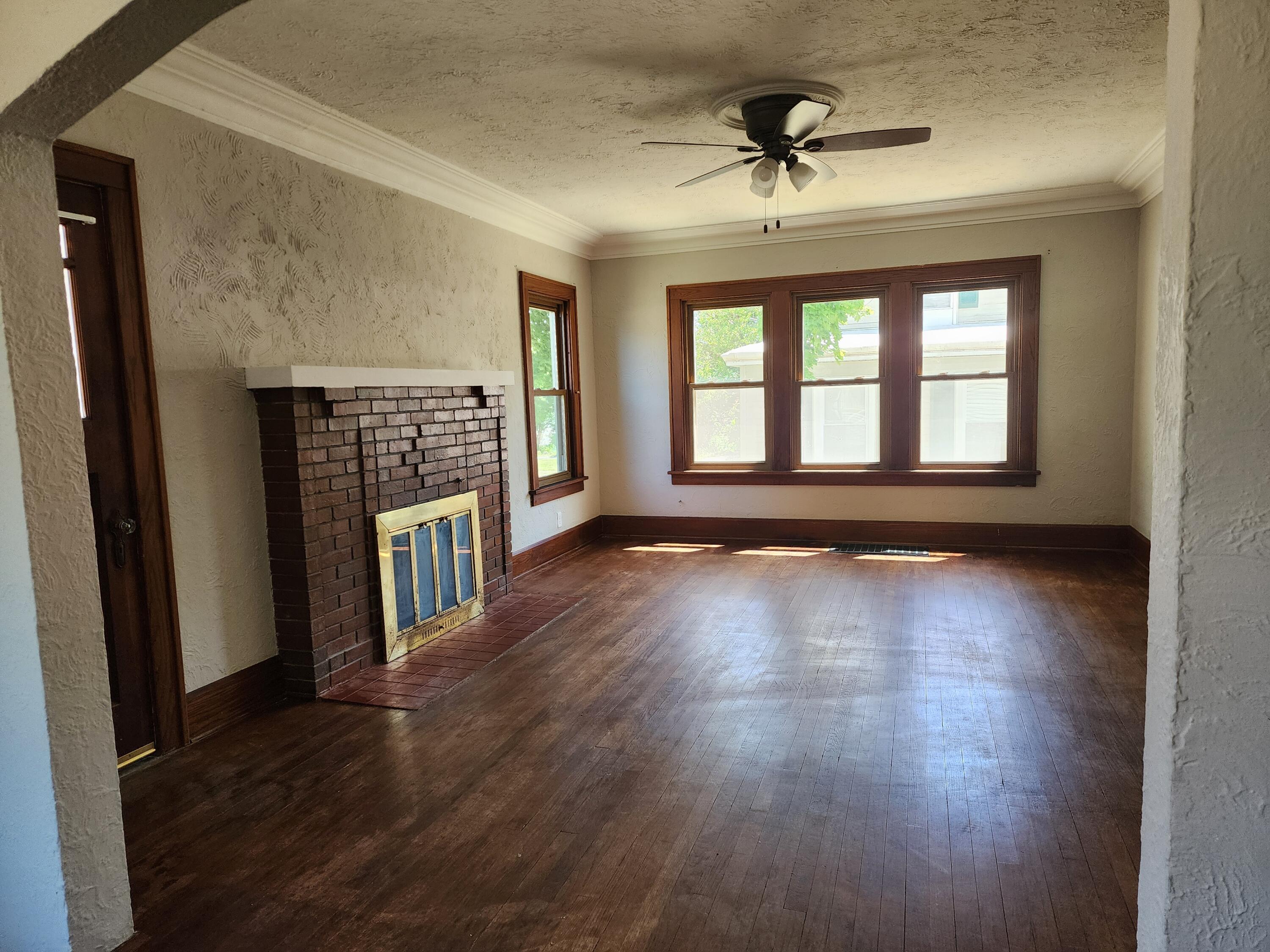 1604 Main Street Union Grove, WI 53182 - Photo 7 of 56 1000053675