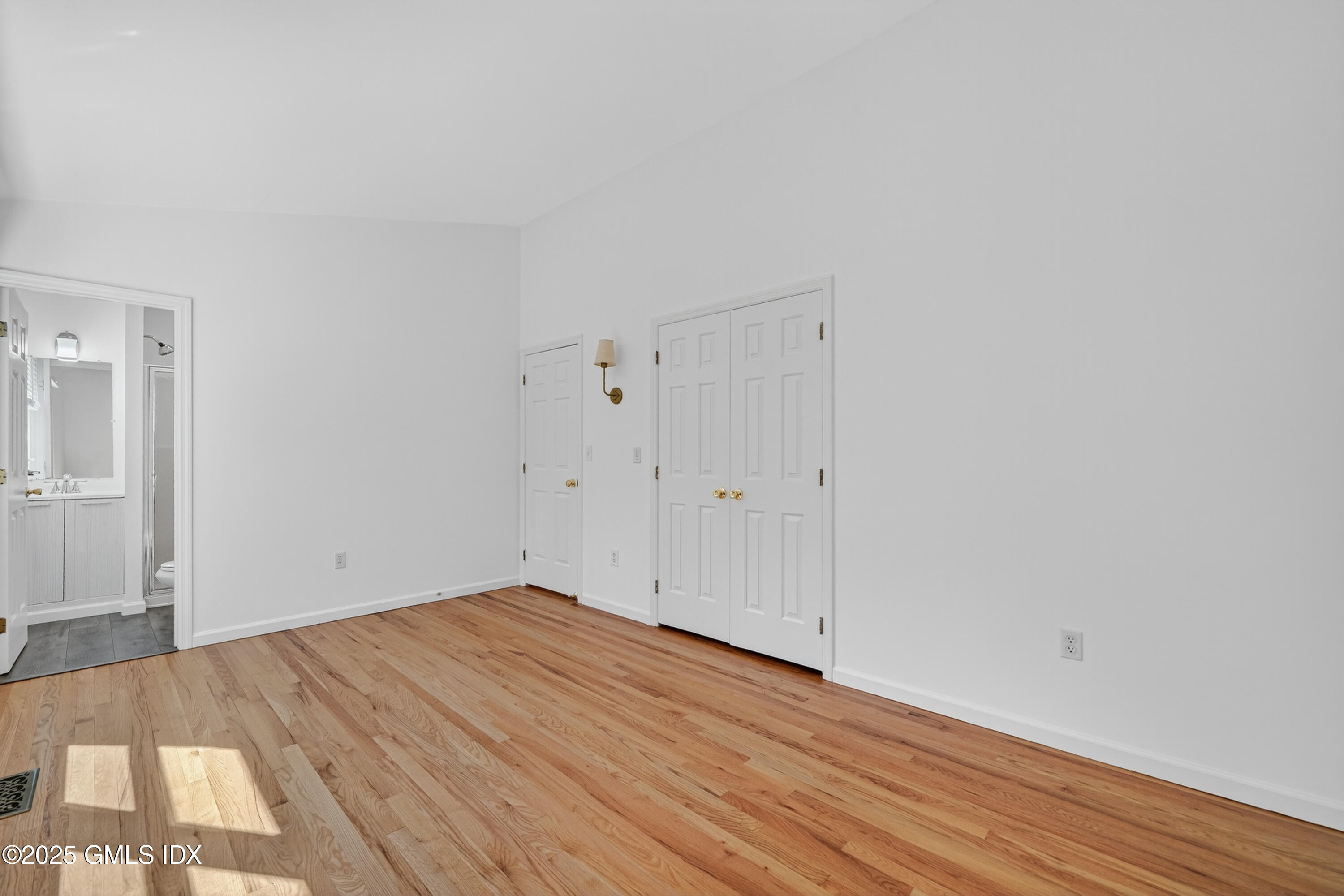 55 Locust Street, Unit B Greenwich, CT 06830 - Photo 16 of 27 30-HTV3021