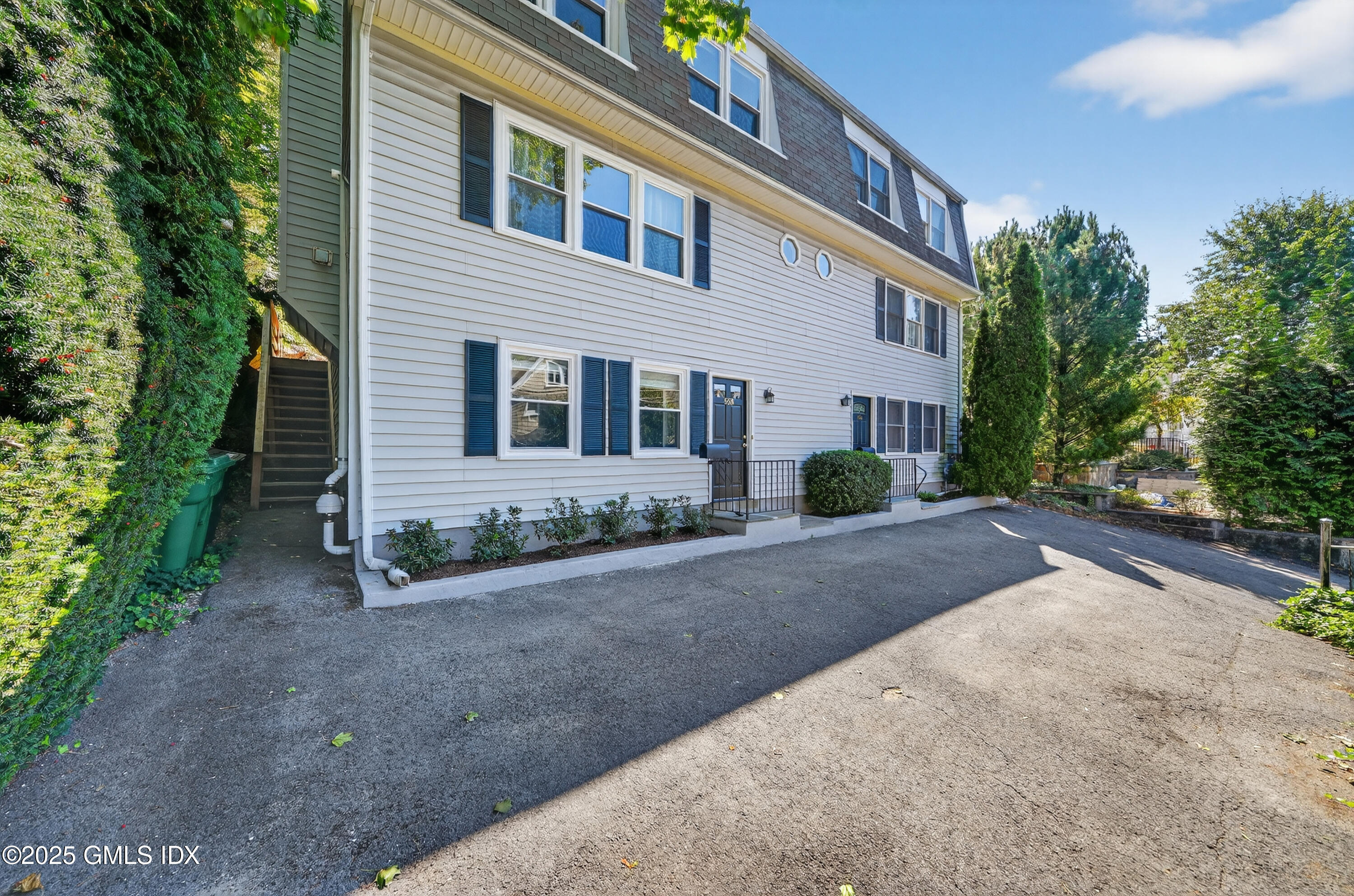 55 Locust Street, Unit B Greenwich, CT 06830 - Photo 2 of 27 04-HTV3045