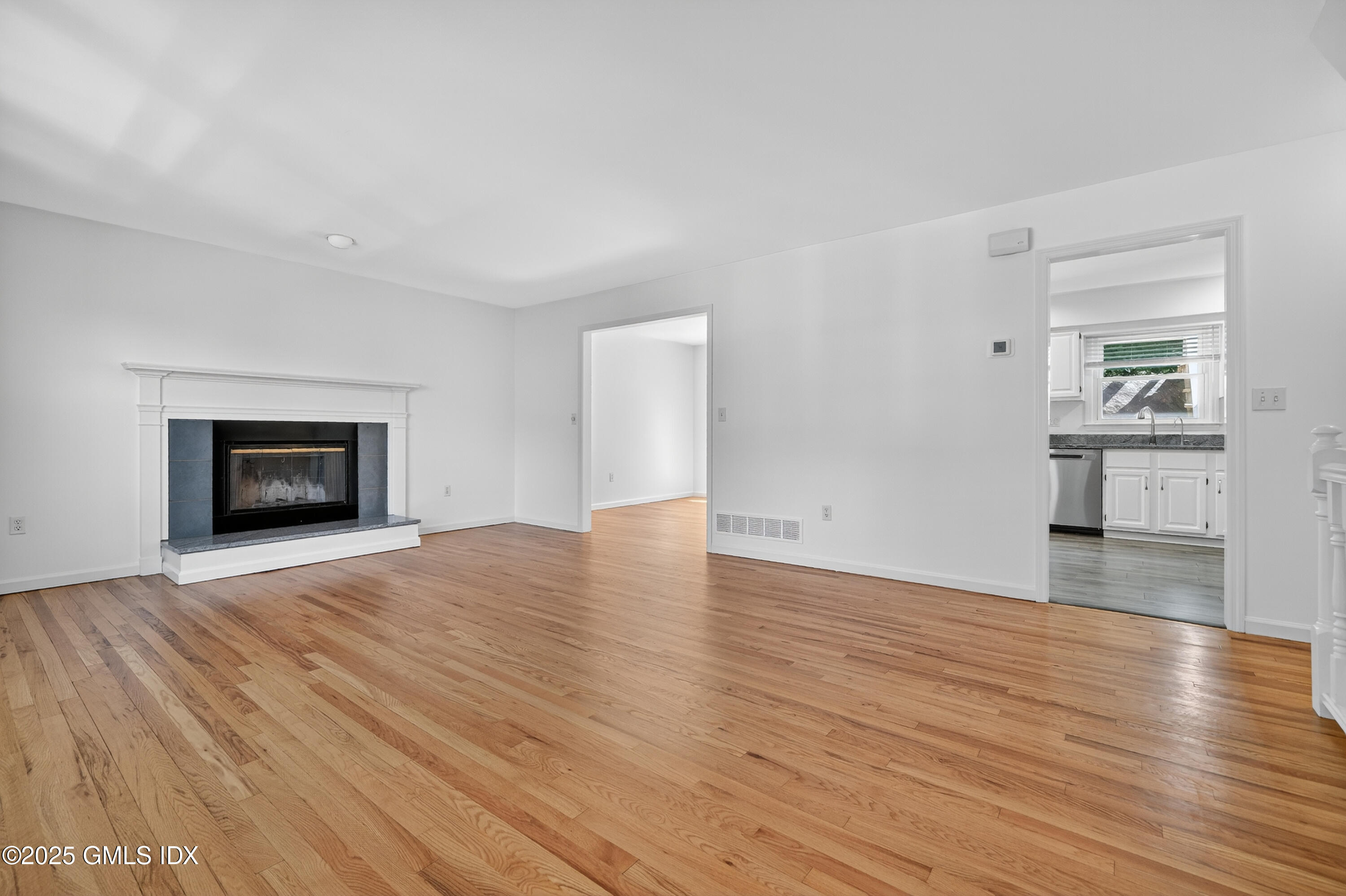 55 Locust Street, Unit B Greenwich, CT 06830 - Photo 4 of 27 09-HTV3024