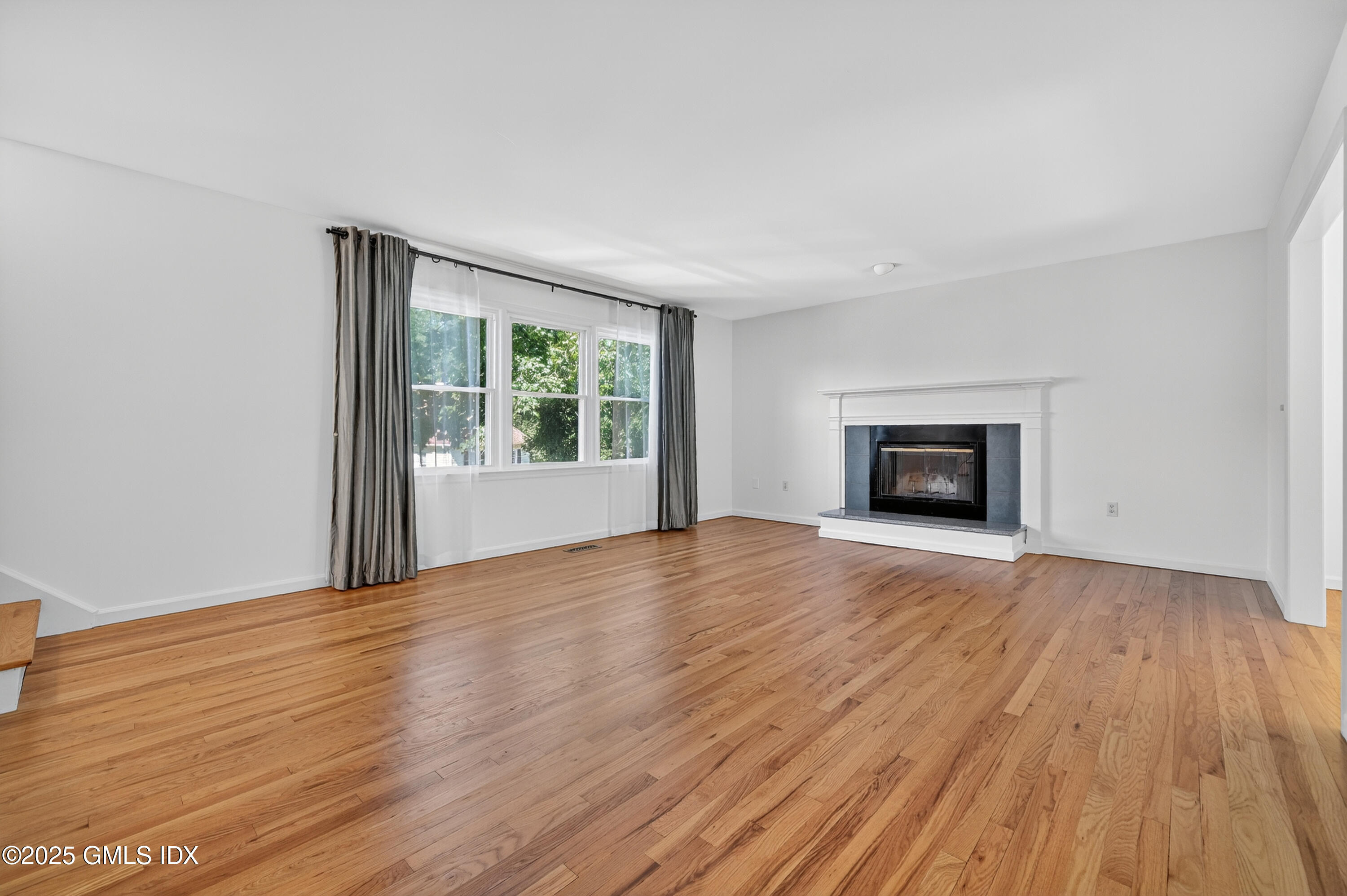 55 Locust Street, Unit B Greenwich, CT 06830 - Photo 5 of 27 11-HTV3026