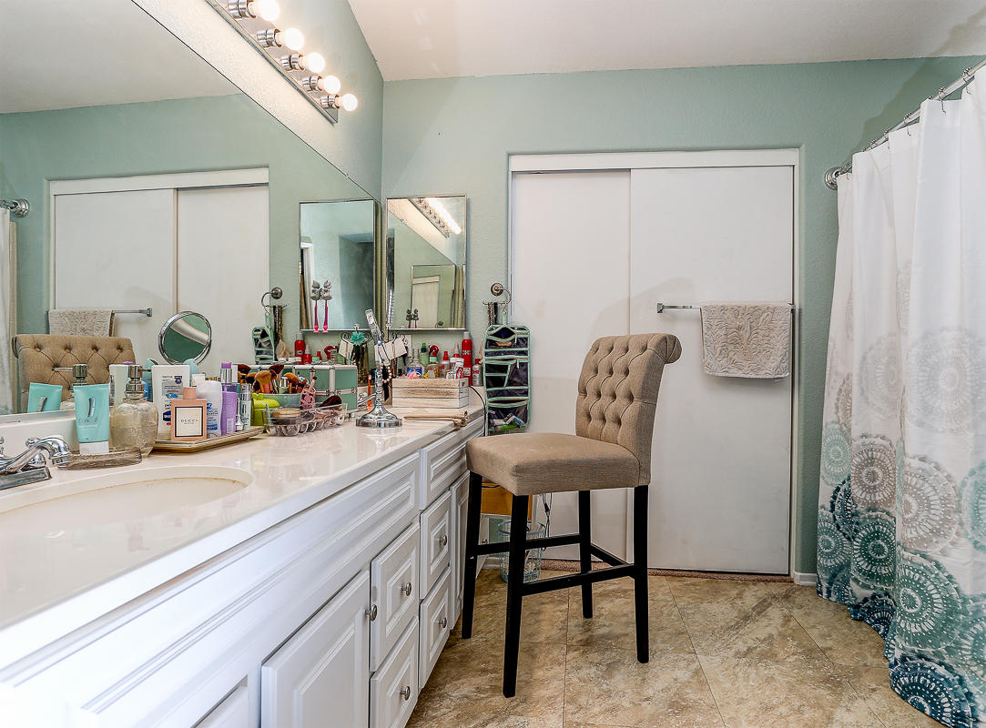 42437 Lane Ranch Road Lancaster, CA 93536 - Photo 18 of 26 18_Master Bath (small)