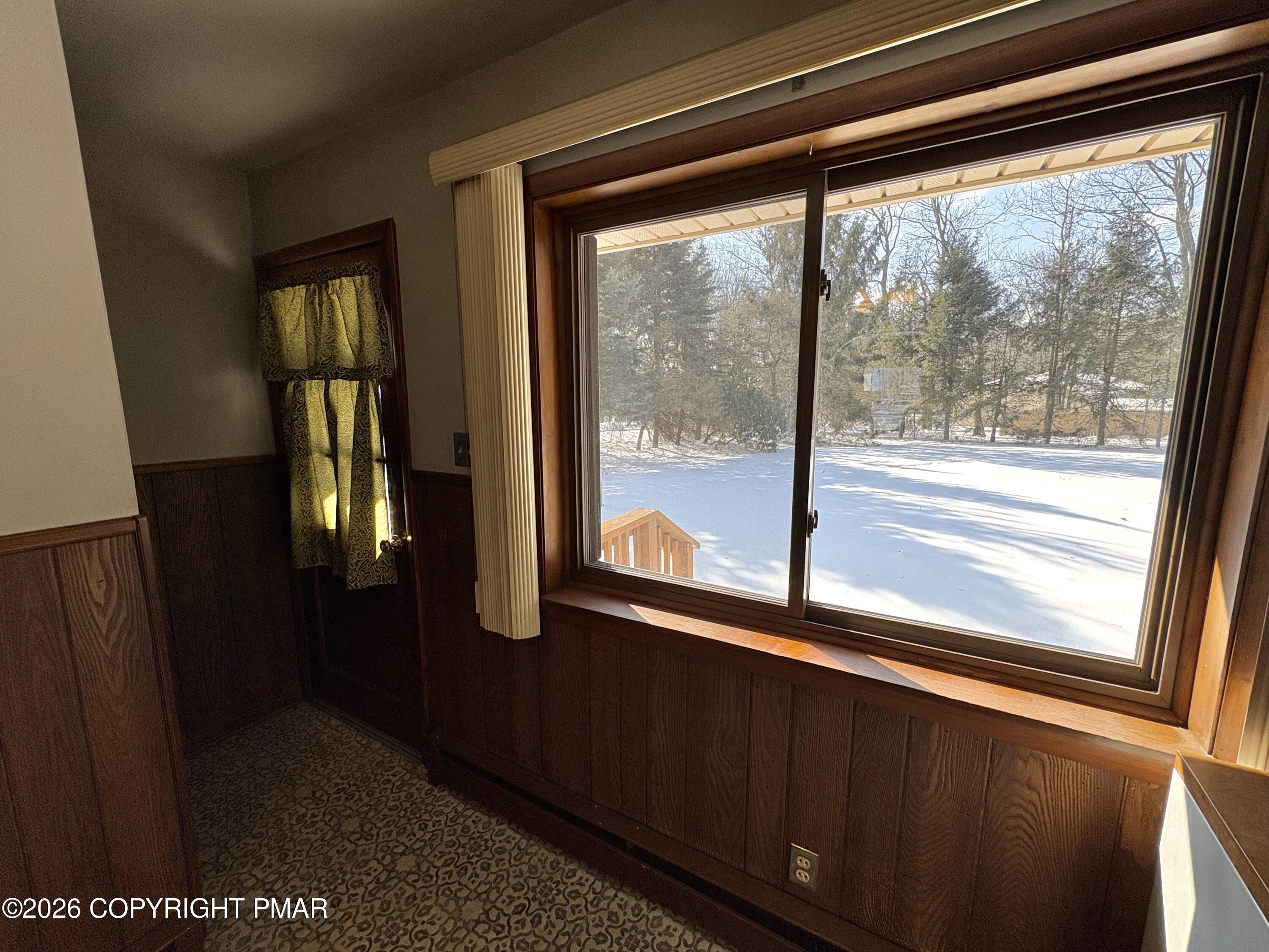 217 Winona Road Mount Pocono, PA 18344 - Photo 10 of 32 IMG_2489