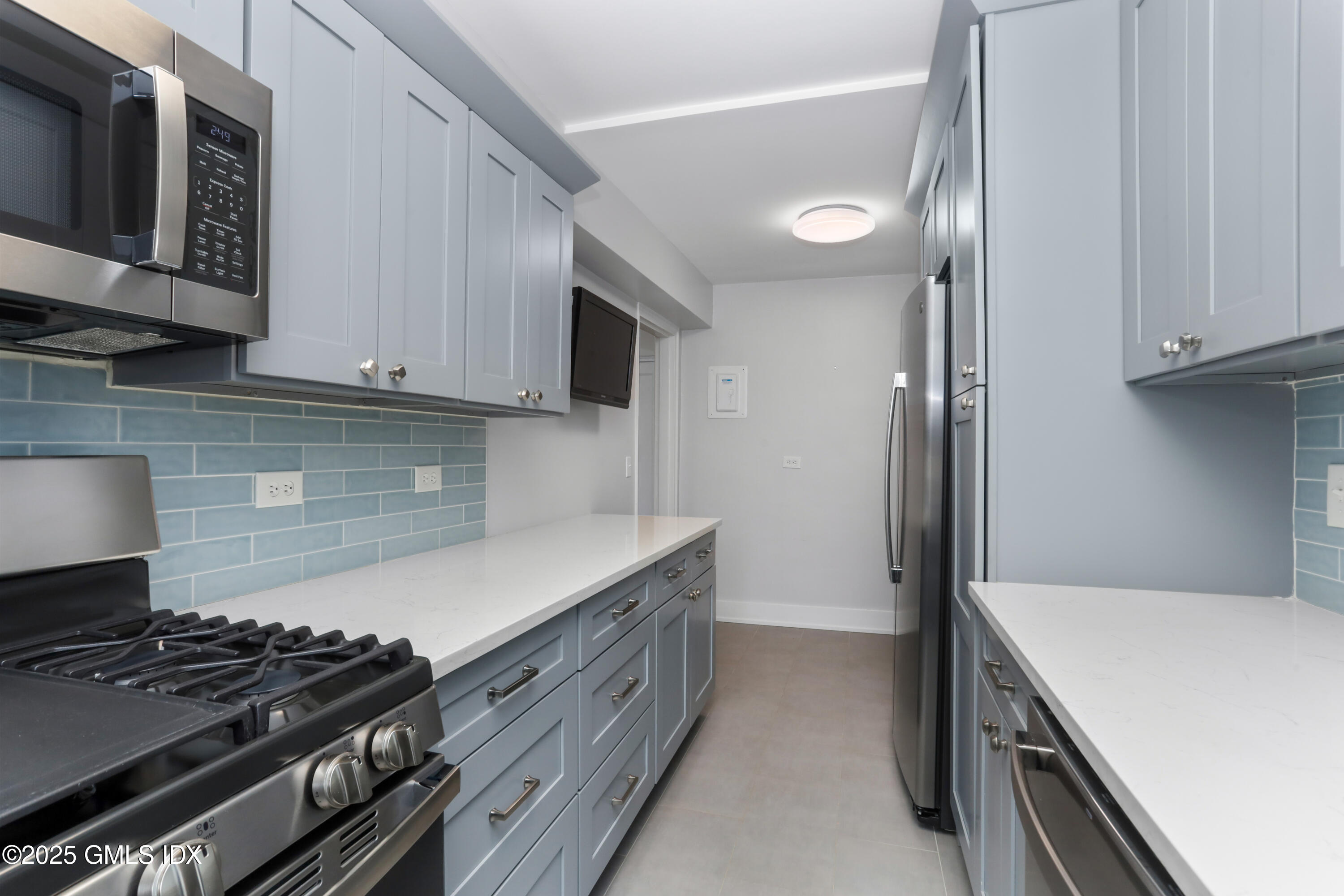 50 Lafayette Place, Unit 4E Greenwich, CT 06830 - Photo 2 of 23 Kitchen