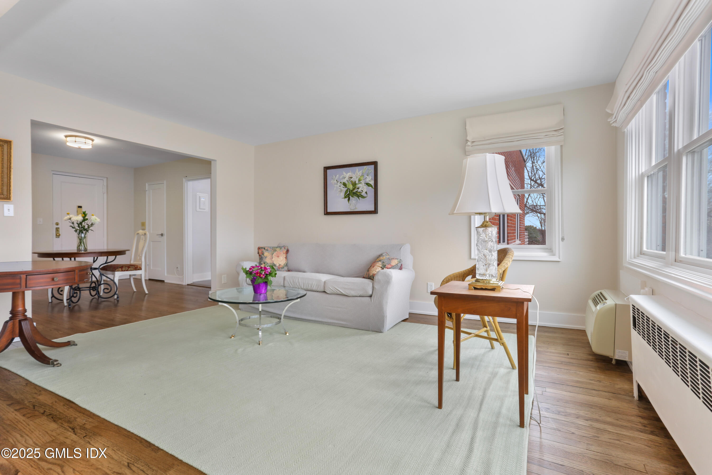 50 Lafayette Place, Unit 4E Greenwich, CT 06830 - Photo 10 of 23 Living & Dining