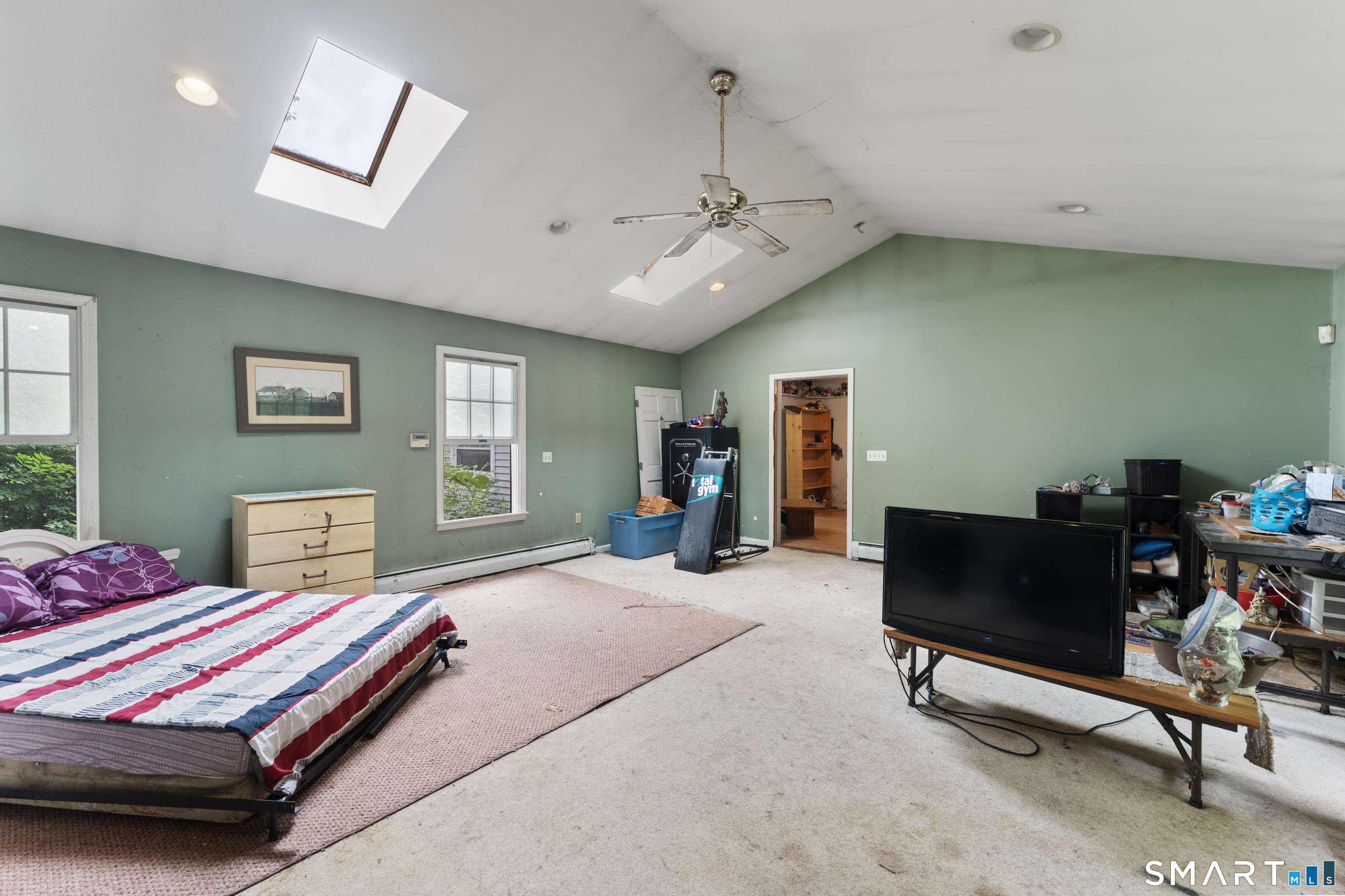 193 Old Colchester Road Waterford, CT 06375 - Photo 16 of 40