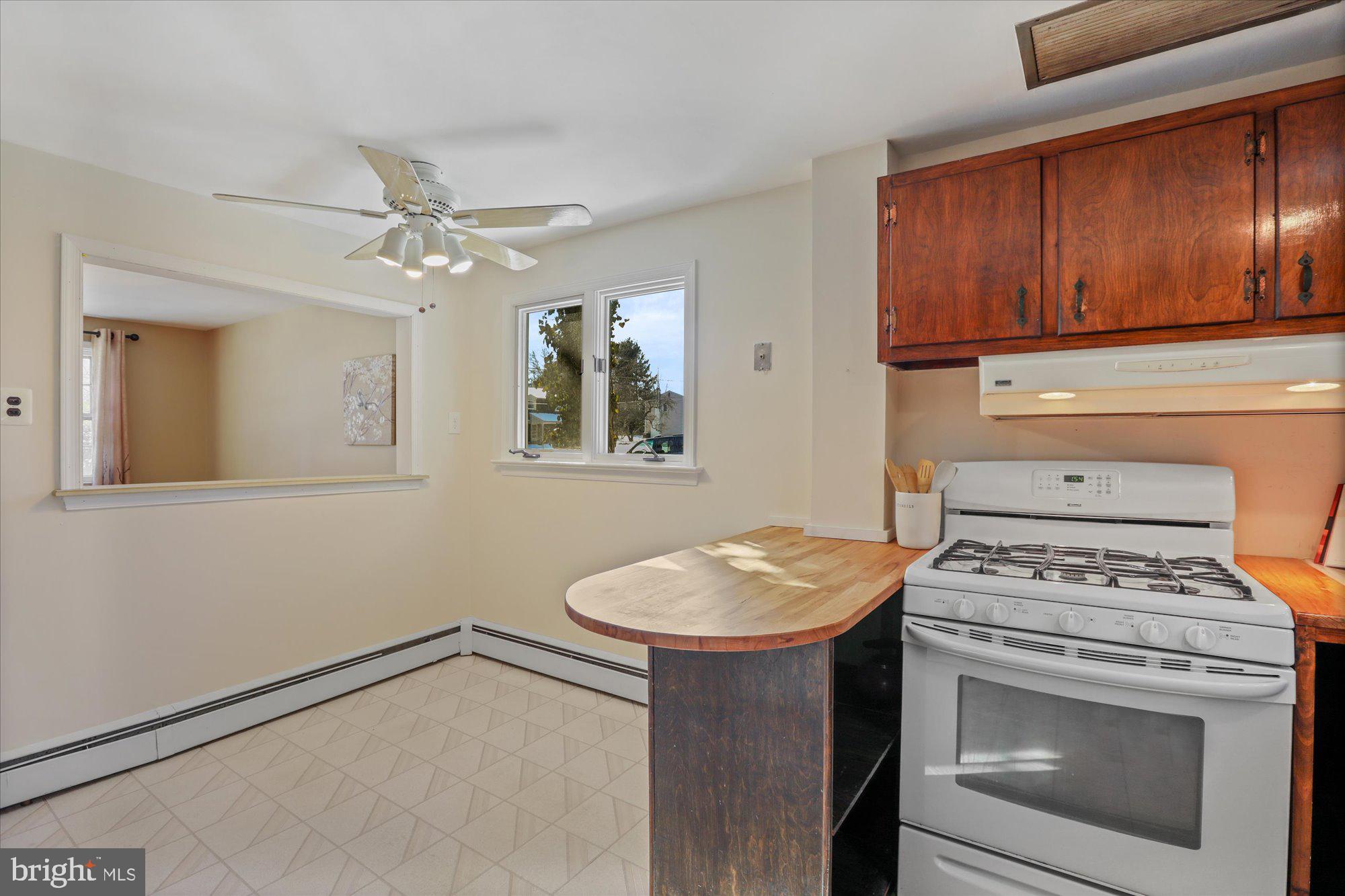 24 Moyer Road Yardley, PA 19067 - Photo 12 of 37 Breakfast Area