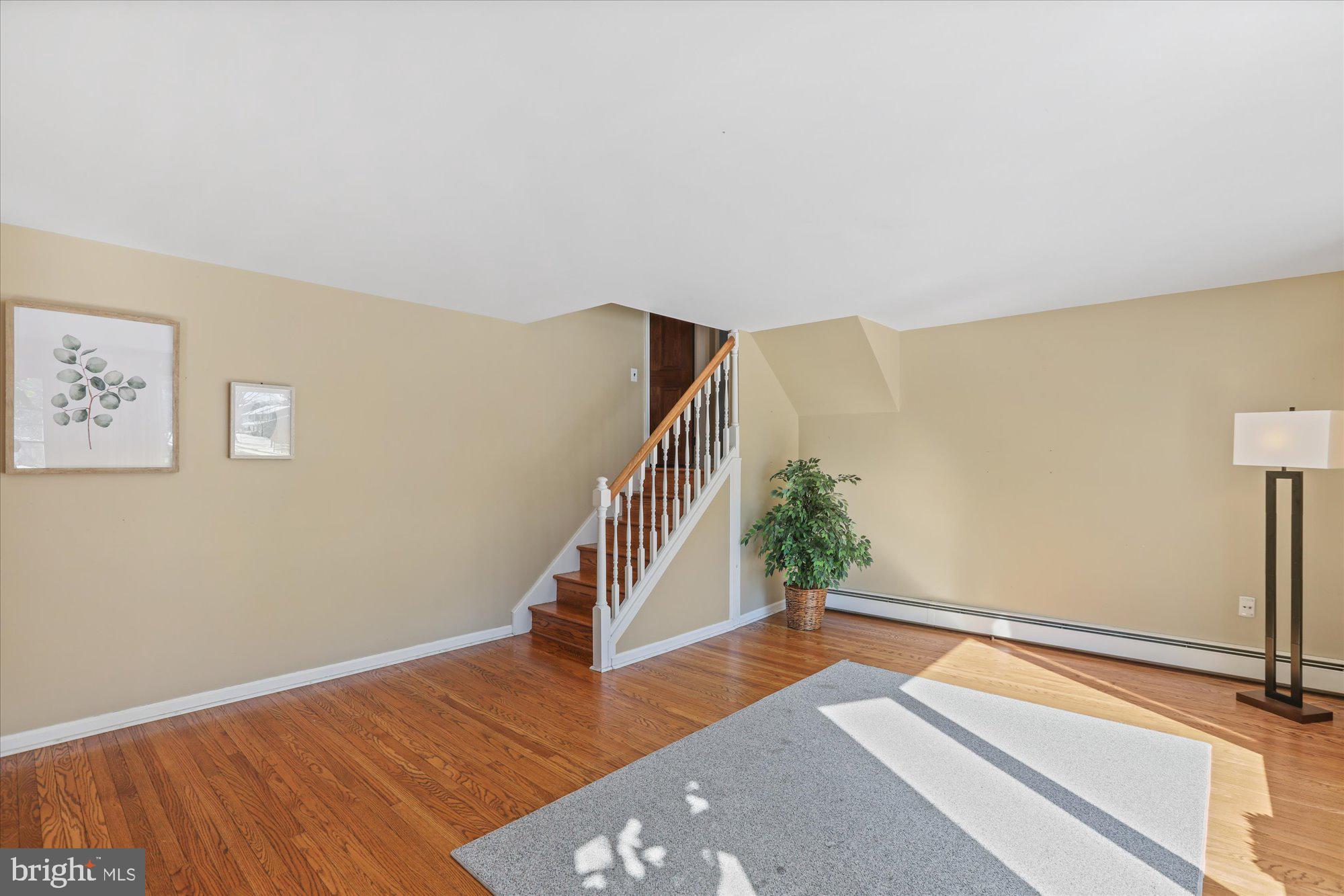 24 Moyer Road Yardley, PA 19067 - Photo 4 of 37 Living Room