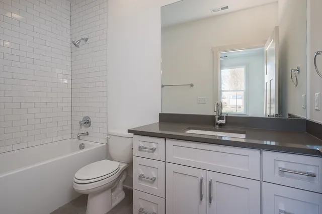 $3,195 | 225 Cleveland Street, Nashville, TN 37207