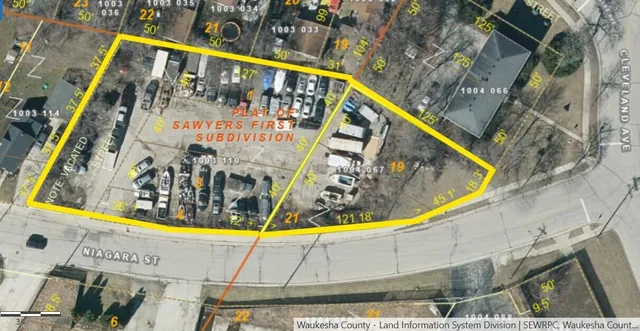 $290,000 | 918 Niagara Street, Waukesha, WI 53186