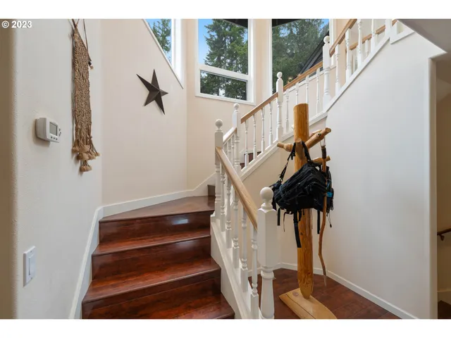 $1,350,000 | 95037 Haynes Way Lane, North Bend, OR 97459