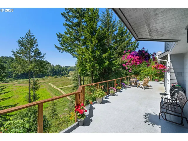 $1,350,000 | 95037 Haynes Way Lane, North Bend, OR 97459