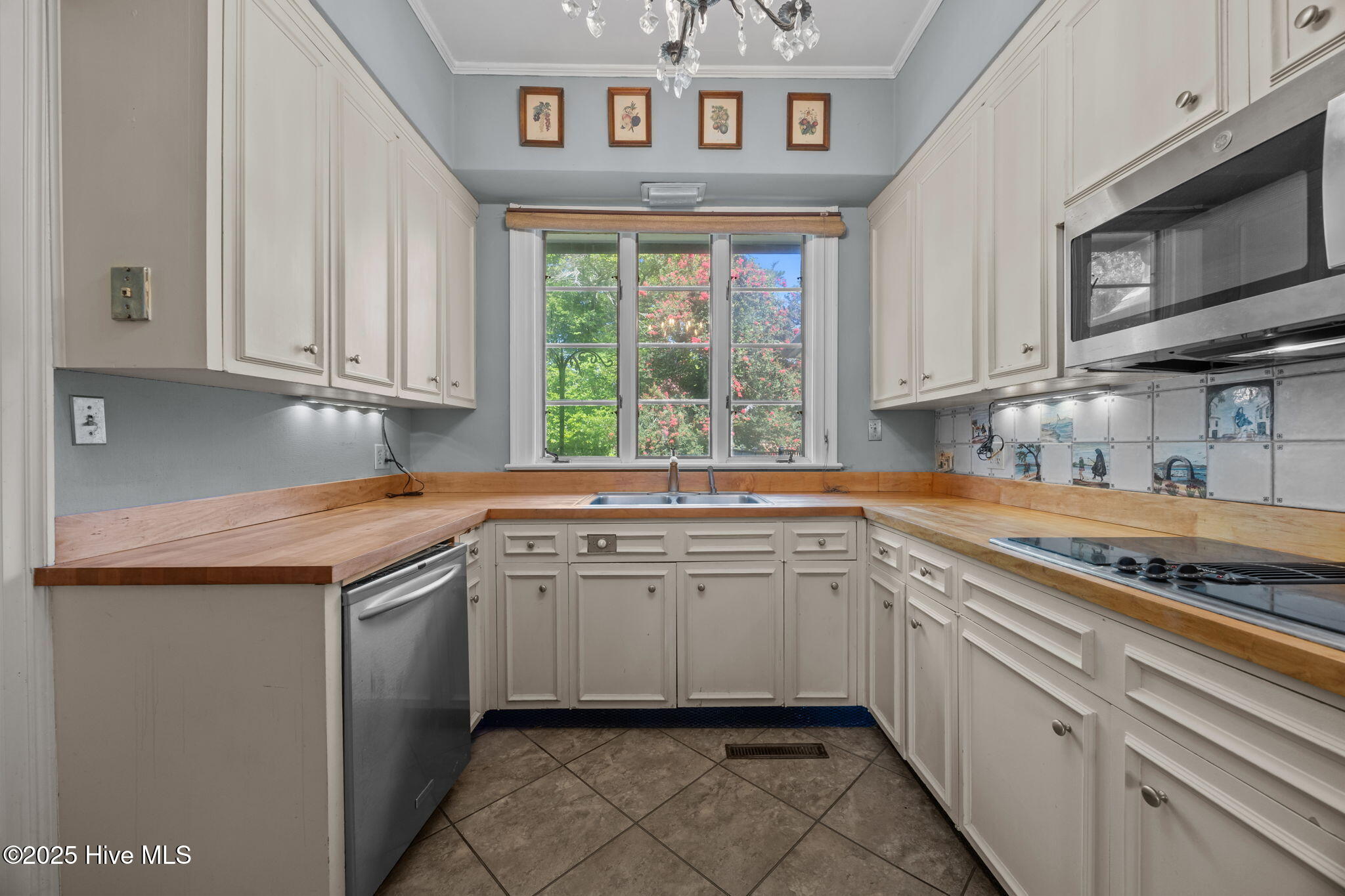 1011 Harvey Circle Kinston, NC 28501 - Photo 11 of 65 Kitchen