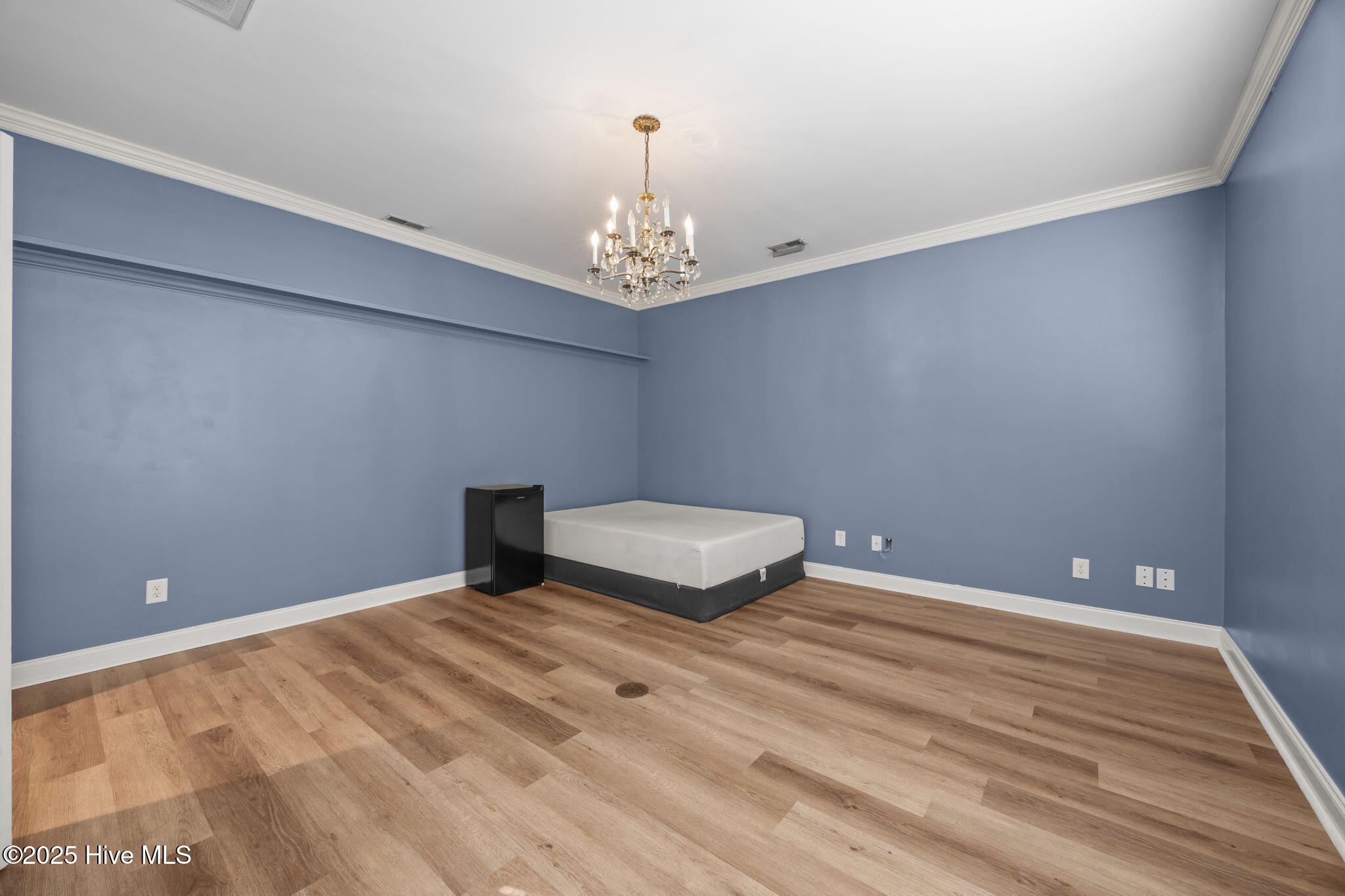 1011 Harvey Circle Kinston, NC 28501 - Photo 46 of 65 First Floor Primary Suite