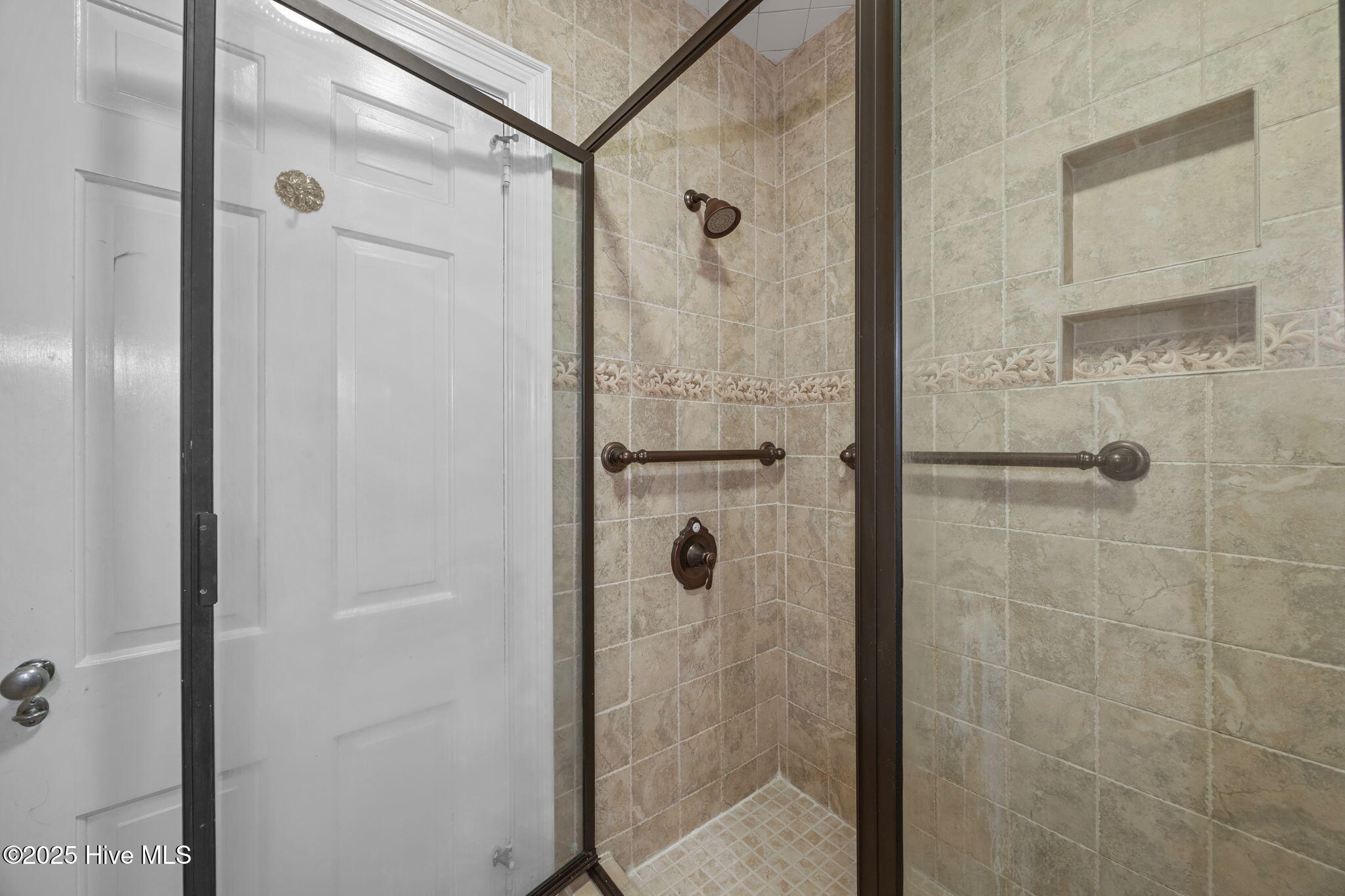 1011 Harvey Circle Kinston, NC 28501 - Photo 53 of 65 Upstairs Hall Bath