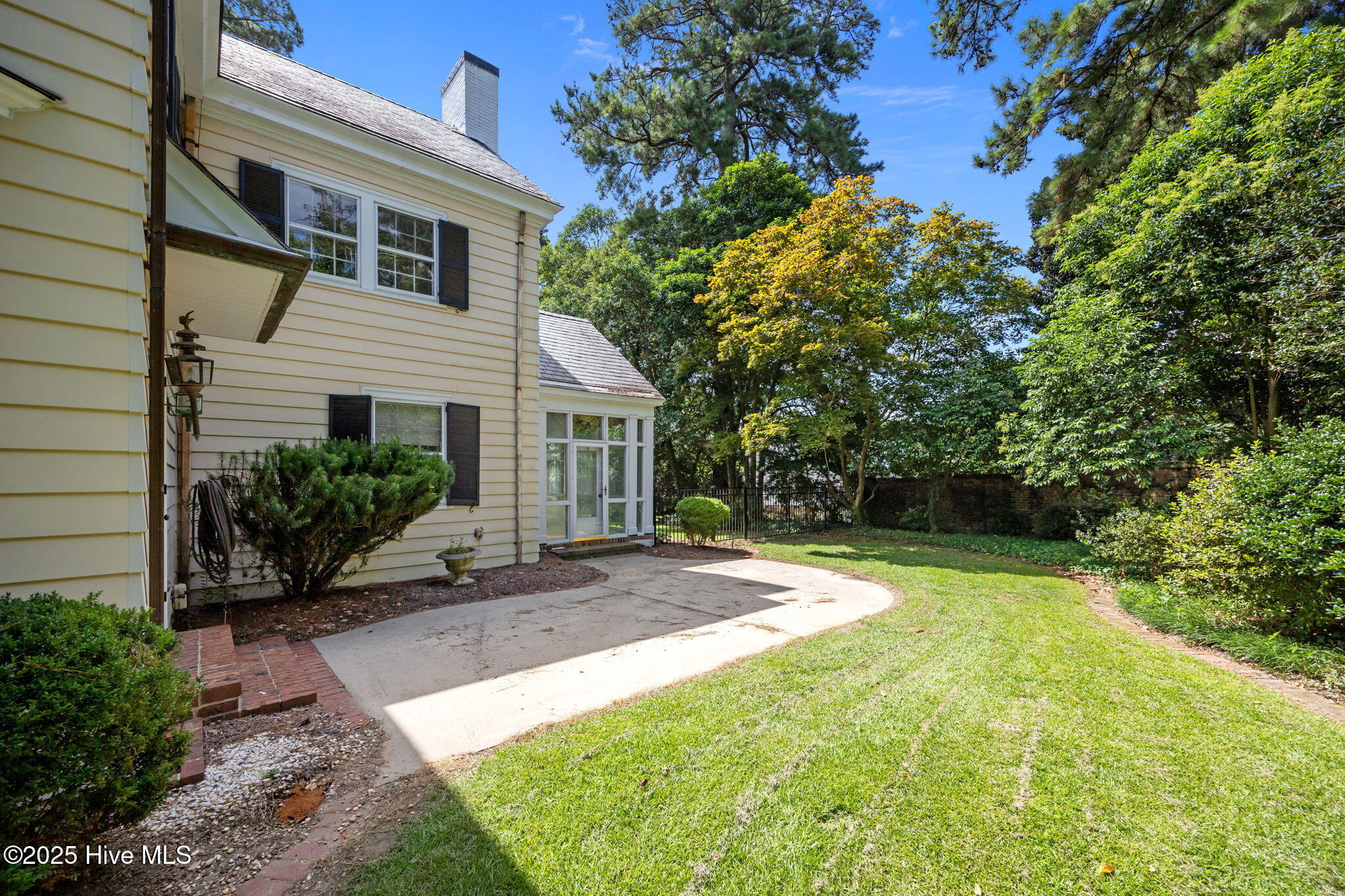 1011 Harvey Circle Kinston, NC 28501 - Photo 62 of 65 Back Patio