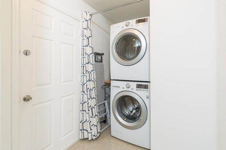 700 Northeast 70th Street Boca Raton, FL 33487 - Photo 23 of 25 Laundry Inside