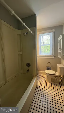 $1,300 | 127 New Street, Glenside, PA 19038