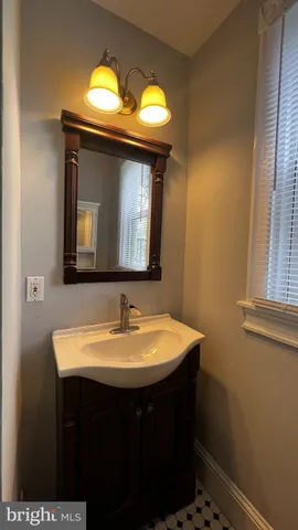 $1,300 | 127 New Street, Glenside, PA 19038