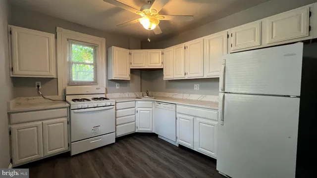 $1,300 | 127 New Street, Glenside, PA 19038